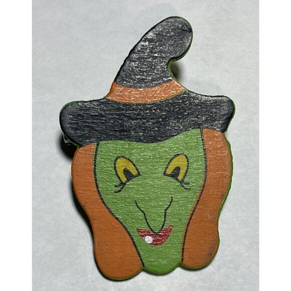 Halloween Lapel Pin  Wooden Green Witch Face - Picture 2 of 7